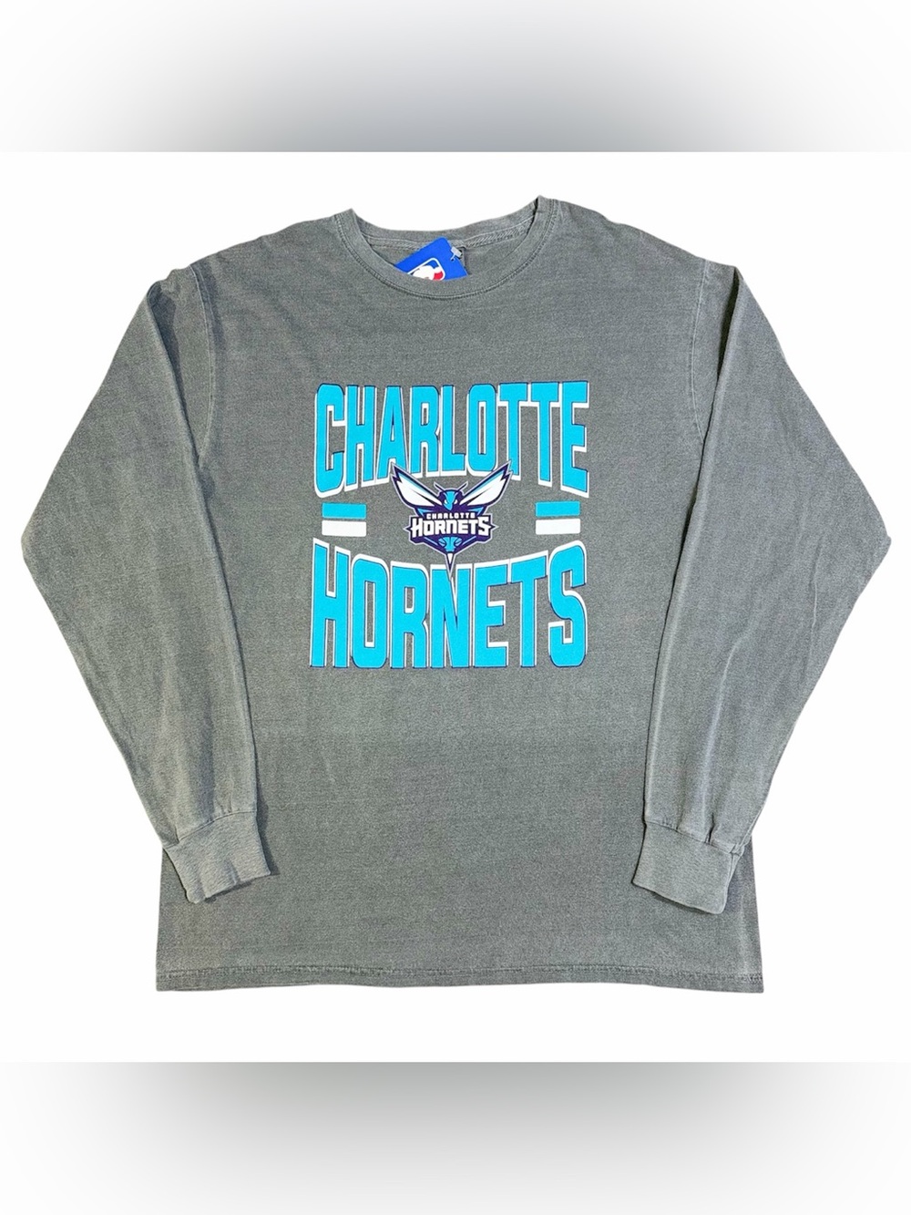 NBA Charlotte Hornets Basketball Blue 84 Long Sleeve T-Shirt Men’s Medium NWT